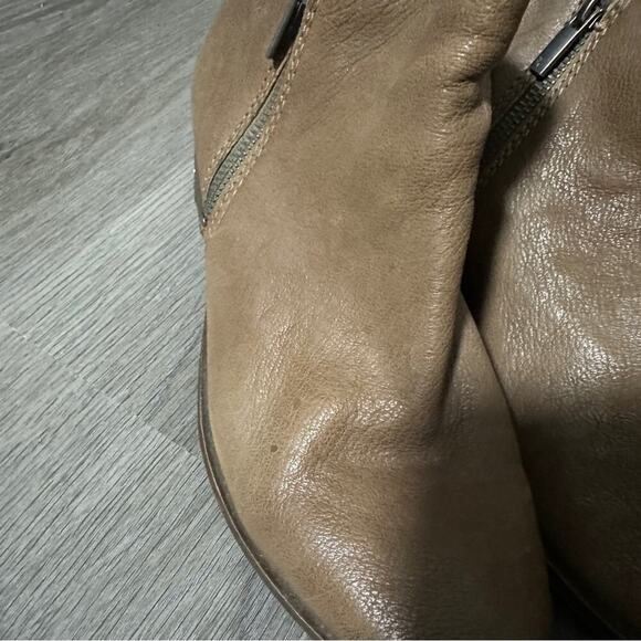 Lucky Brand Basel Taupe Dune Side Zip‎ Block Heel Leather Booties Size 8 - Picture 9 of 10